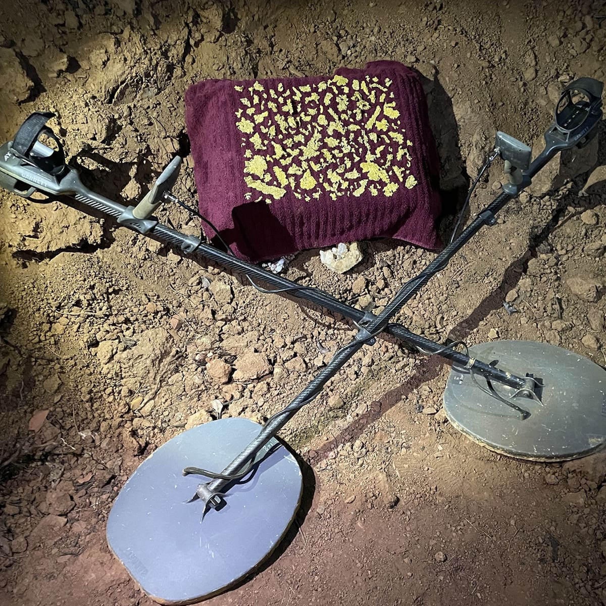 Garrett Axiom Gold Metal Detector With 13"X11" DD 11"X7" Mono Coil And Wireless Headphones | 1142720